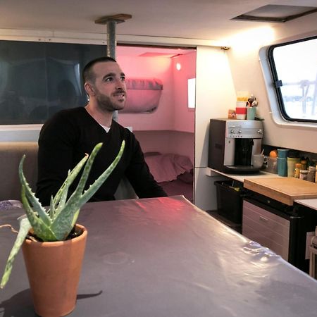 Отель Bateau Penichette Atypique Нант Номер фото