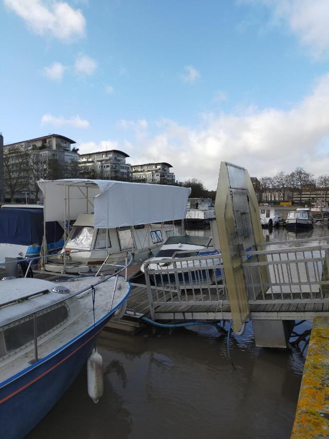 Отель Bateau Penichette Atypique Нант Экстерьер фото